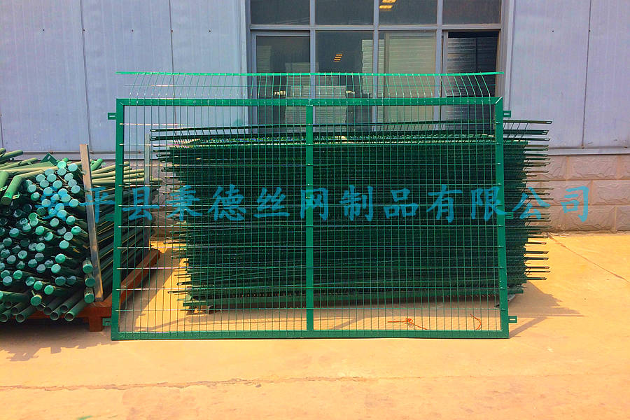 撫州高速公路框架護(hù)欄網(wǎng)項(xiàng)目